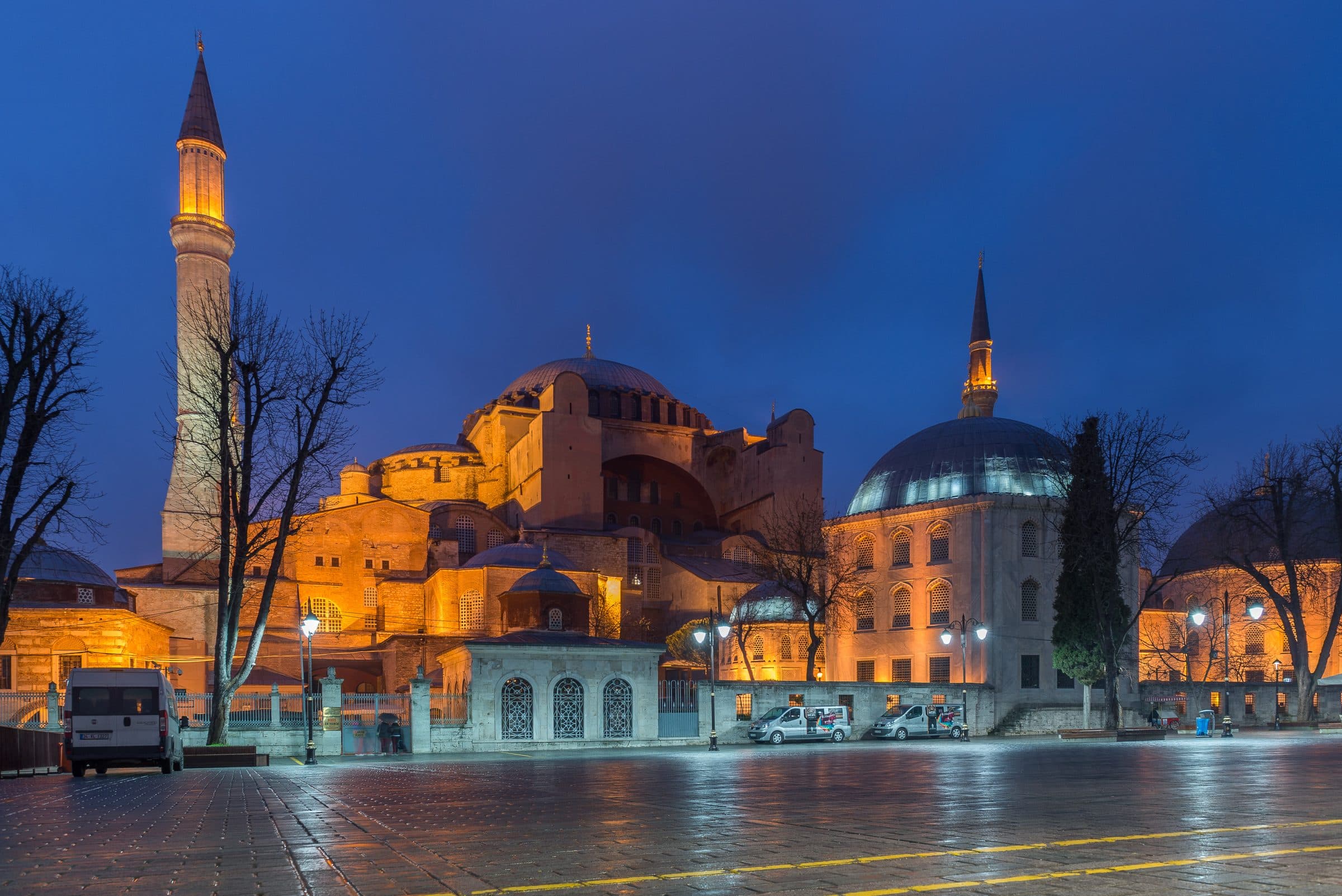 Hagia Sophia illuminated at dusk